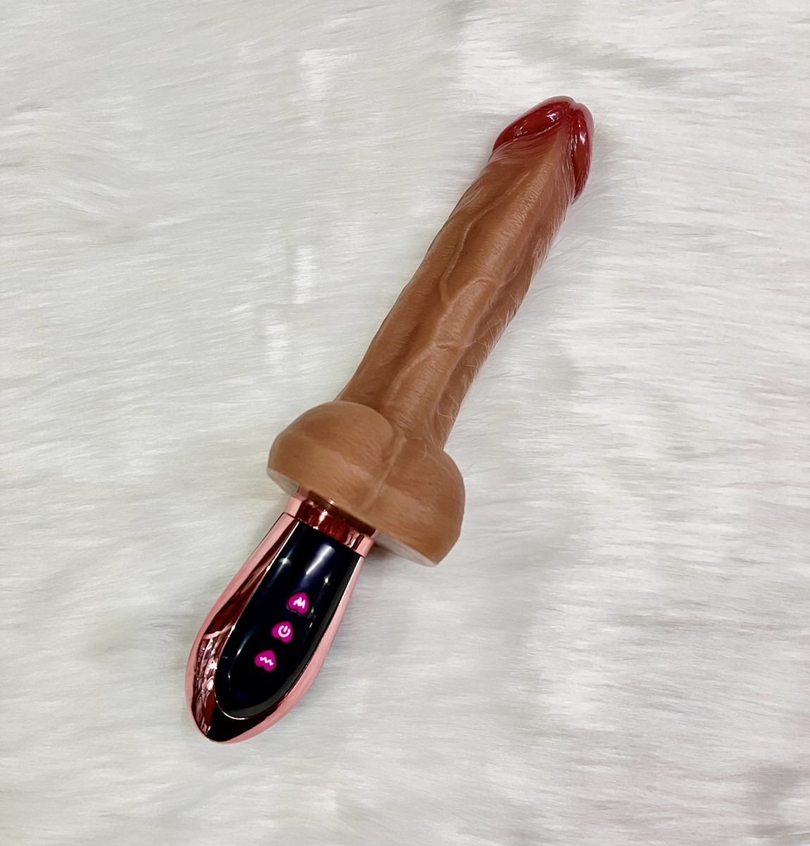 Dương vật giả size khủng rung thụt cực sâu siêu phê